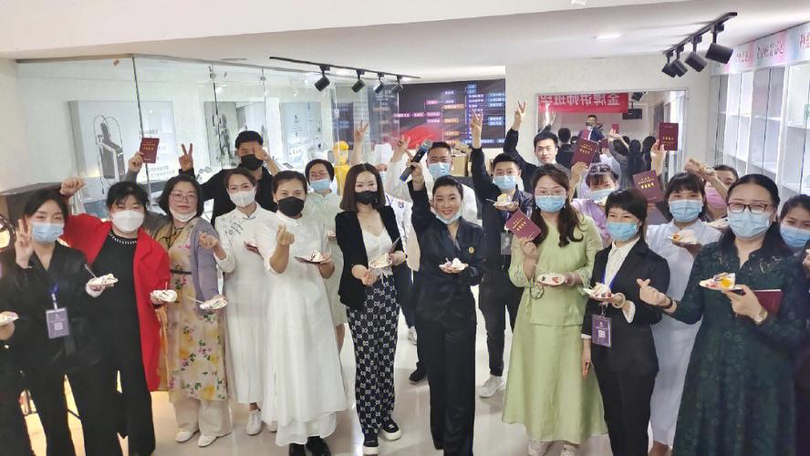 洛阳化妆学校学费多少?洛阳的化妆学校?(知乎)-第1张图片-家教网 洛阳化妆学校学费多少?洛阳的化妆学校?(知乎)-第1张图片-家教网