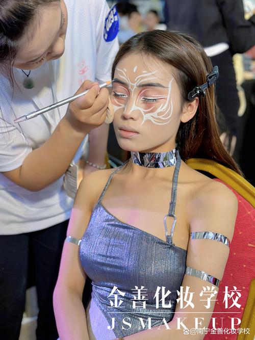 化妆培训学校哪里好,化妆培训学校哪家好 如何选取?(今日头条已更新)-第4张图片-家教网 化妆培训学校哪里好,化妆培训学校哪家好 如何选取?(今日头条已更新)-第4张图片-家教网